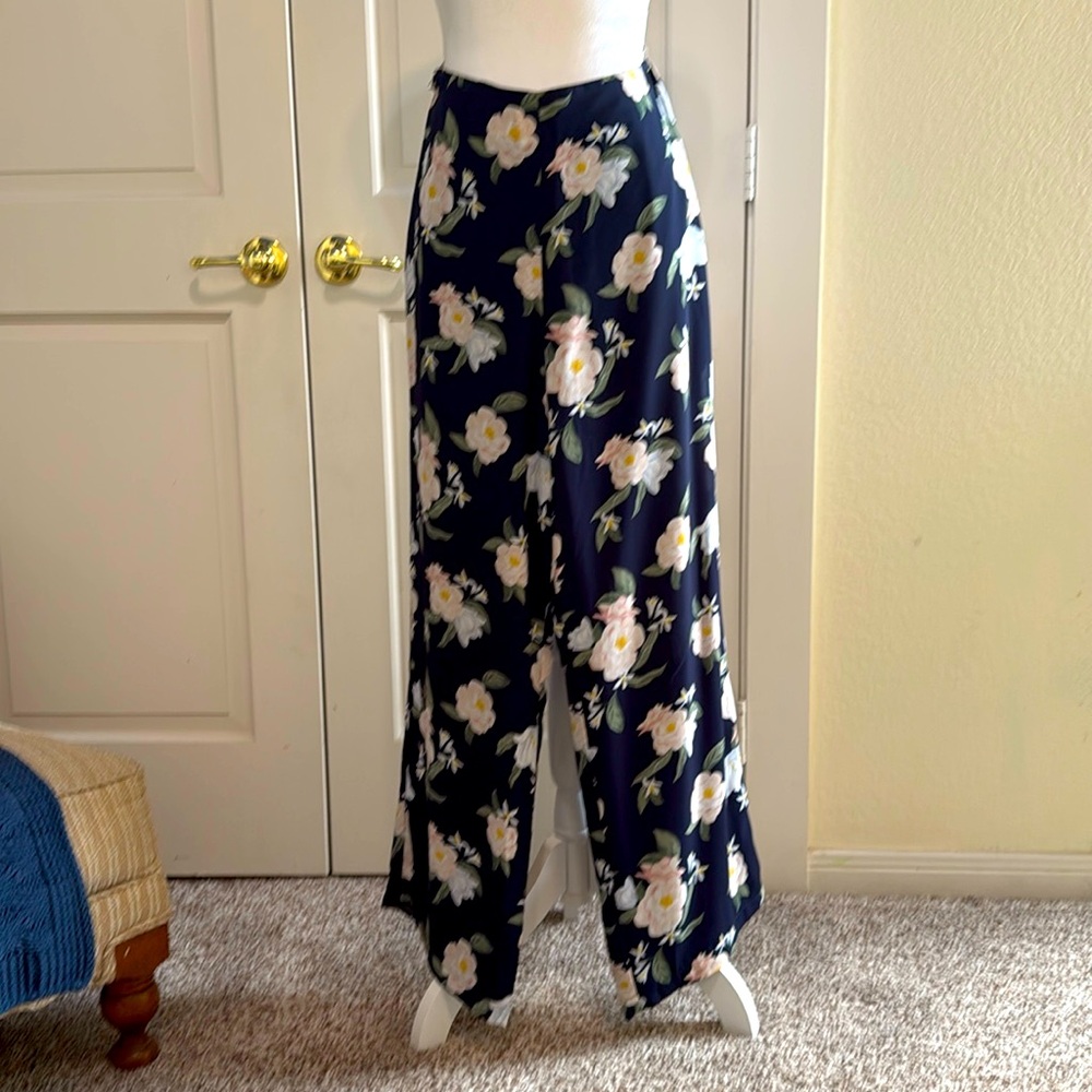 Navy floral dress pants from JustFab. Size large.